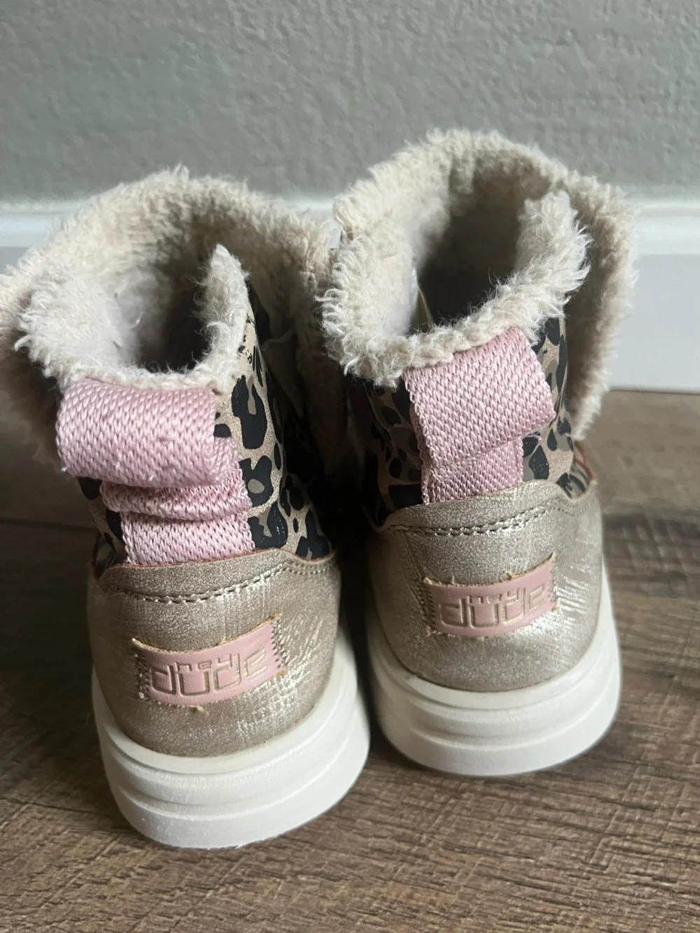 Hey Dude Mel Youth Girls' Fashion Boot size 2‎